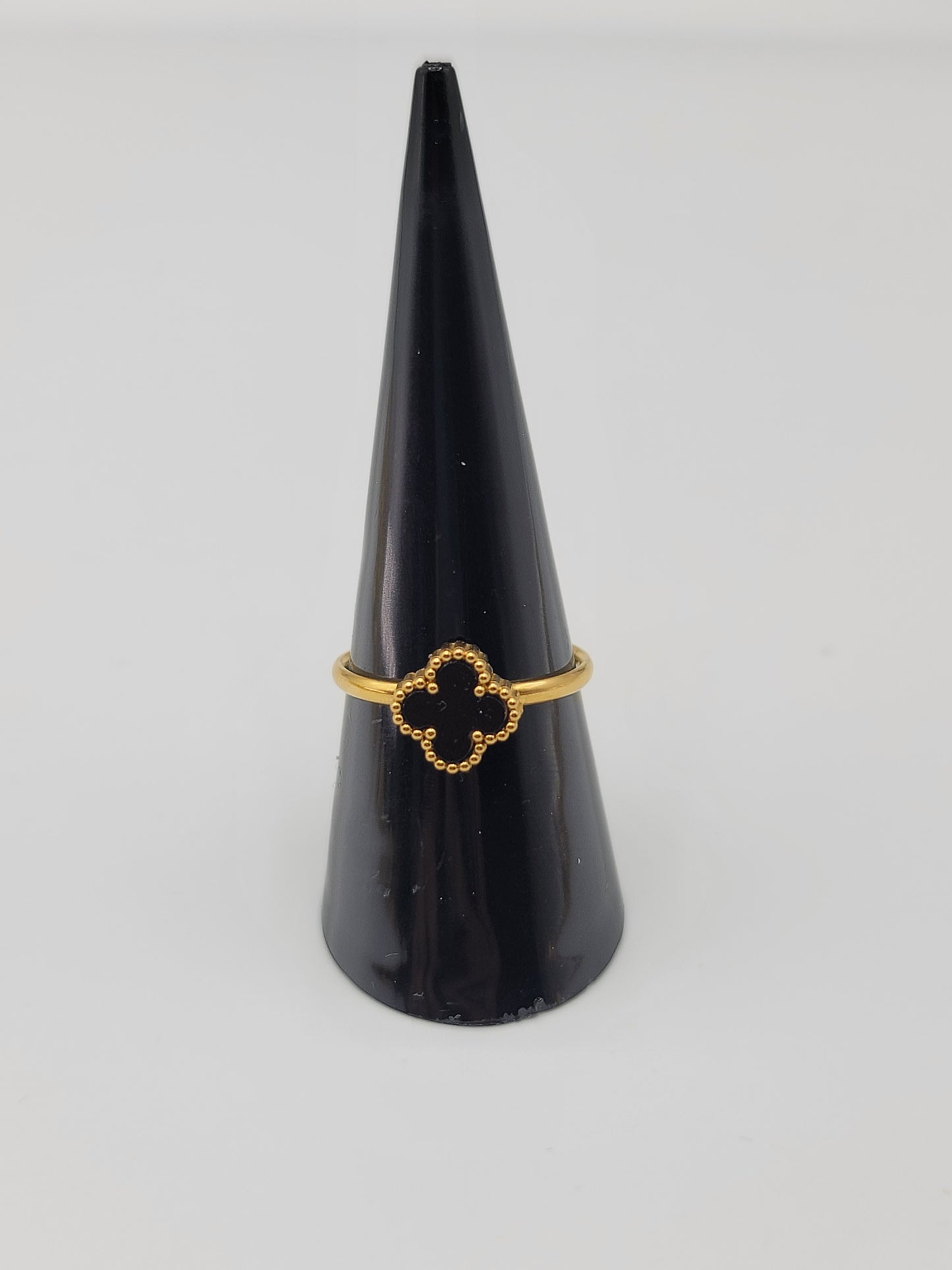 Trébol Black Rings