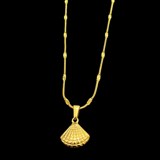 Concha Necklace