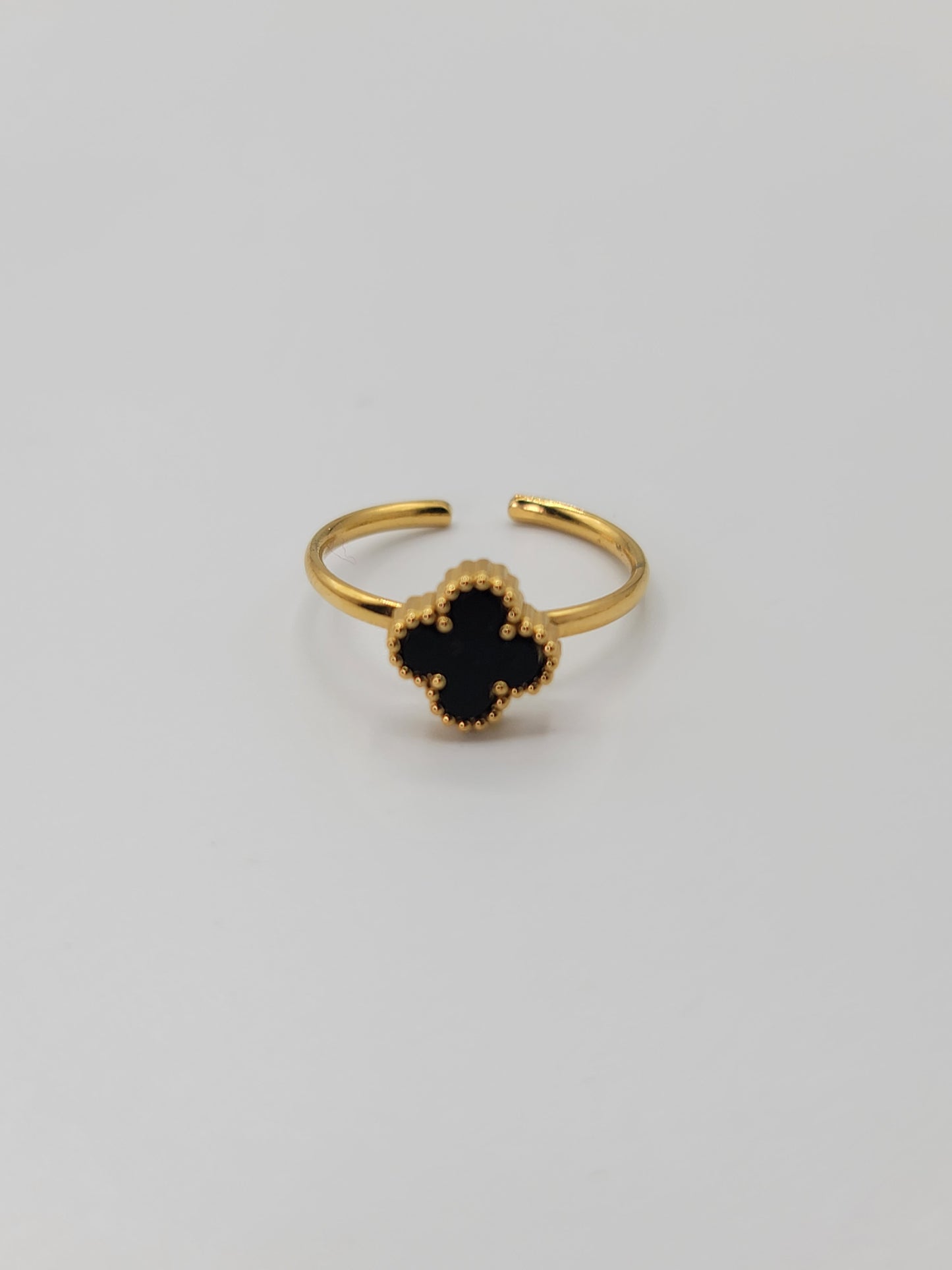 Trébol Black Rings