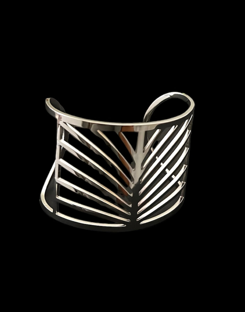 Kármika Silver Cuff Bracelet