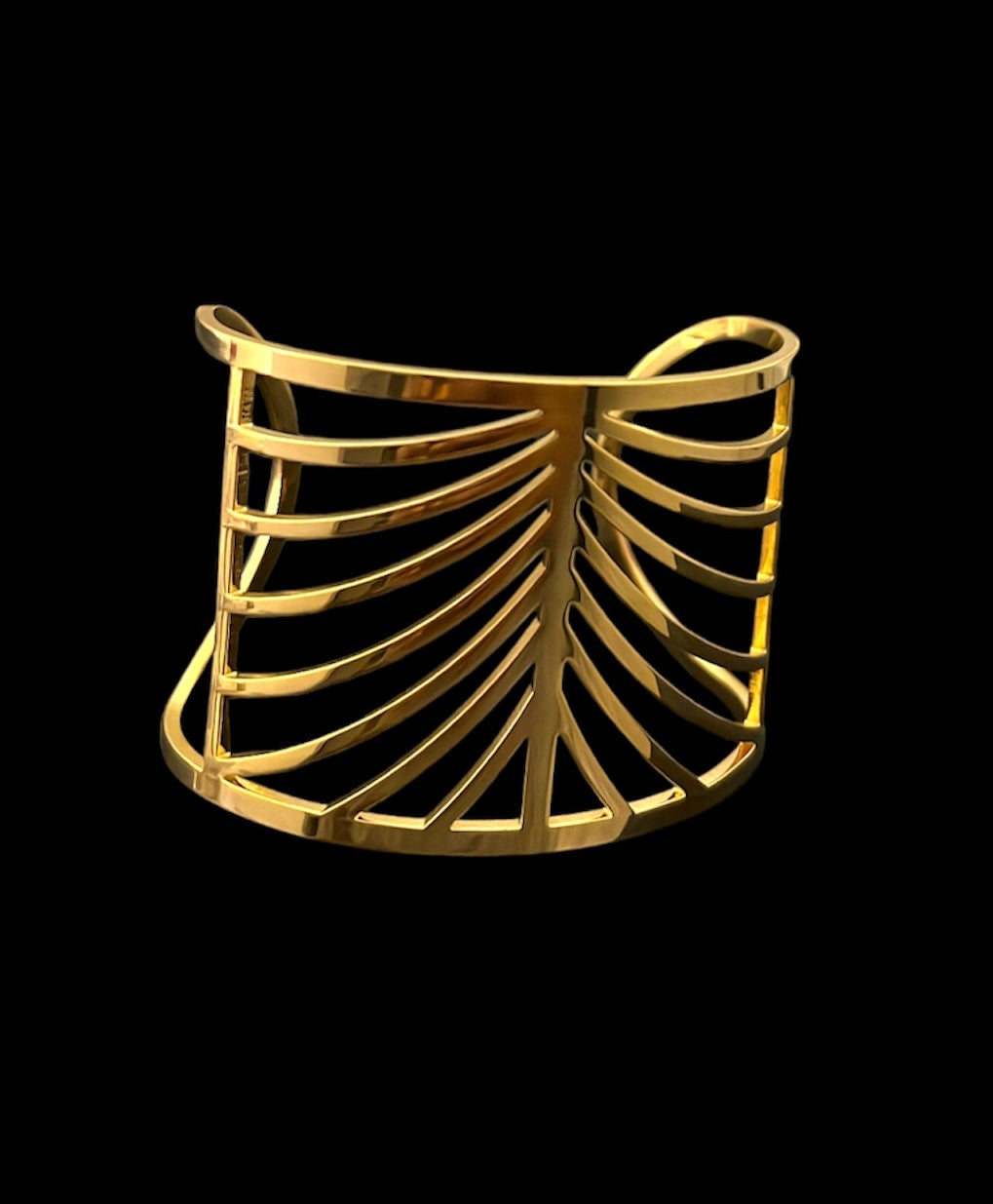 Kármika Gold Cuff Bracelet